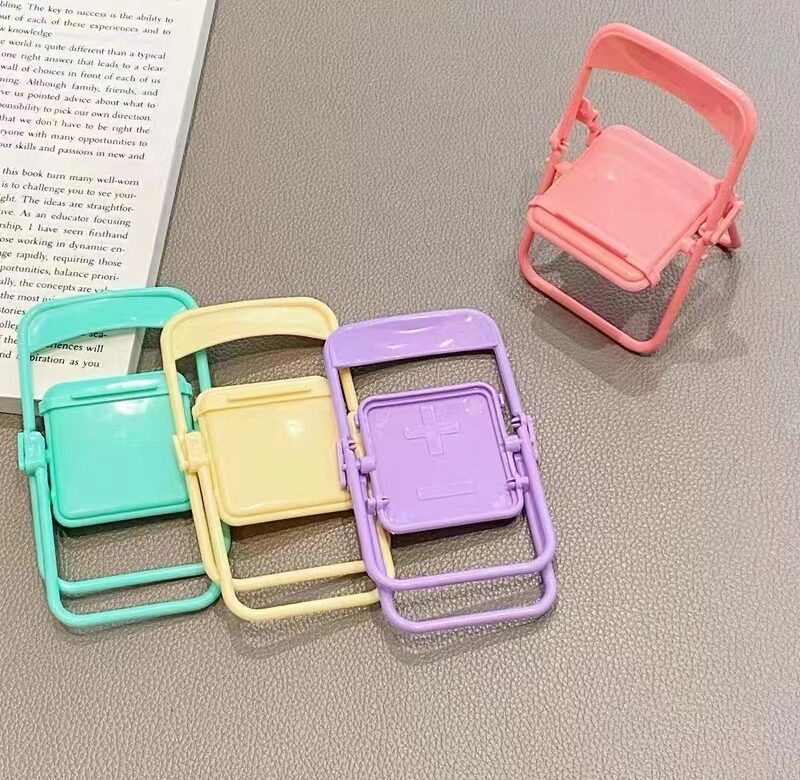 4ks Cute Sweet Creative Desktop Mini Stojan na židli lze použít jako dekorativní ozdoby Skládací držák na mobilní telefon Lazy Drama