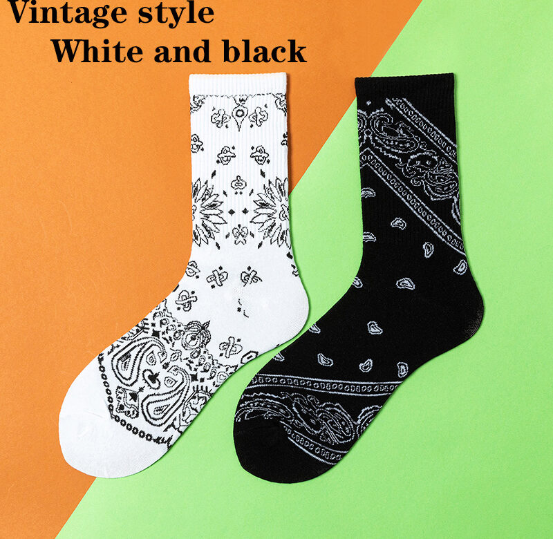 2 páry módních kešu květů Vintage ponožky Street Fashion Černobílé punčochy Totem Lady Tube Socks