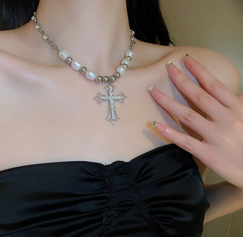 Denní šperky Udělejte z vás módní přívěsek s gotickým křížem Ženy Muži Simulovaný perlový náhrdelník s drahokamy Náboženské šperky