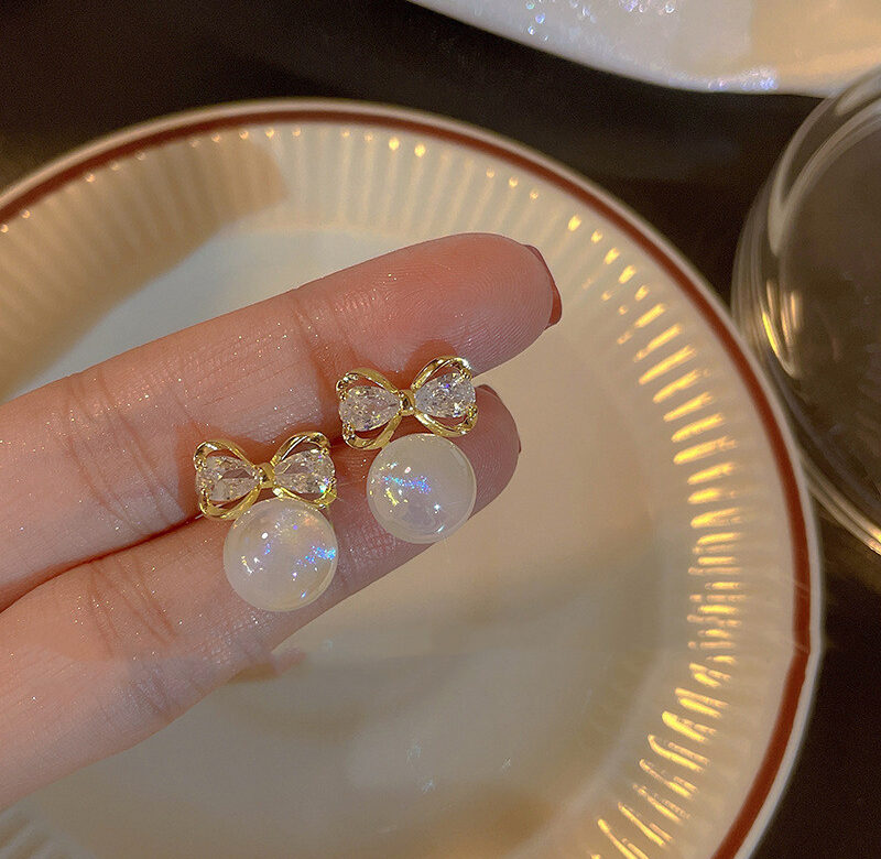 Luxusní zirkonové náušnice s mašličkou pro ženy Elegantní imitace perly Love Heart Náušnice s křišťálovou květinou Dívčí festivalové šperky