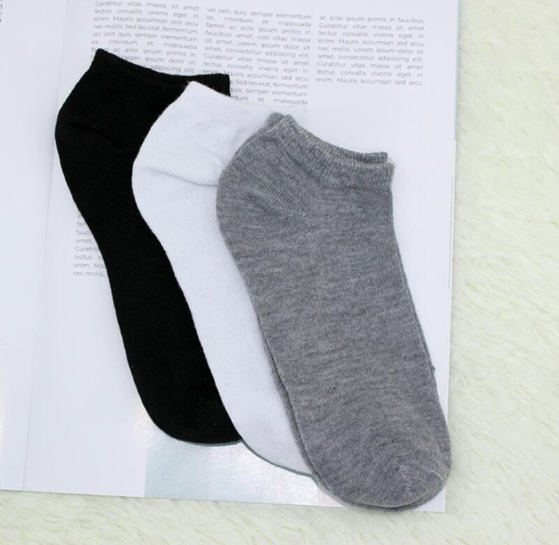 Běžné Four Seasons univerzální pánské bavlněné ponožky absorbující pot protiskluzové černé bílé šedé podlahové ponožky all-match neviditelné