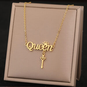 Nerezové náhrdelníky Letter Love Queen Crown Key Jemné přívěsky Choker Lady Řetízky Náhrdelník pro ženy Šperky Svatba